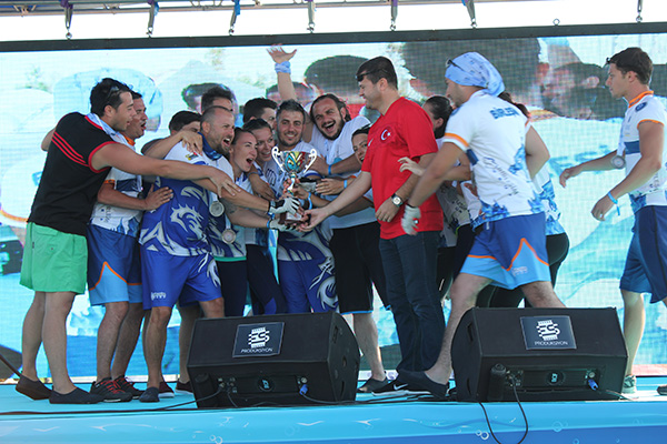 Water Sports Festival Dragon Races Runner-Up Rowing Team